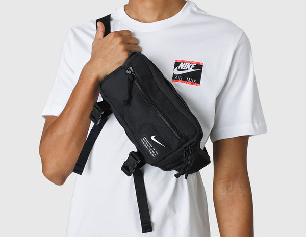 Nike fanny pack discount