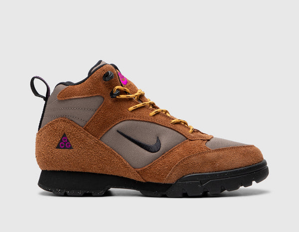 Nike acg boots canada hotsell