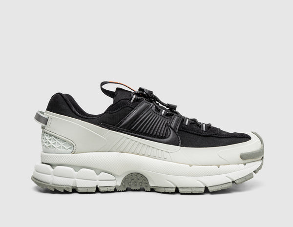 sneakers silver nike