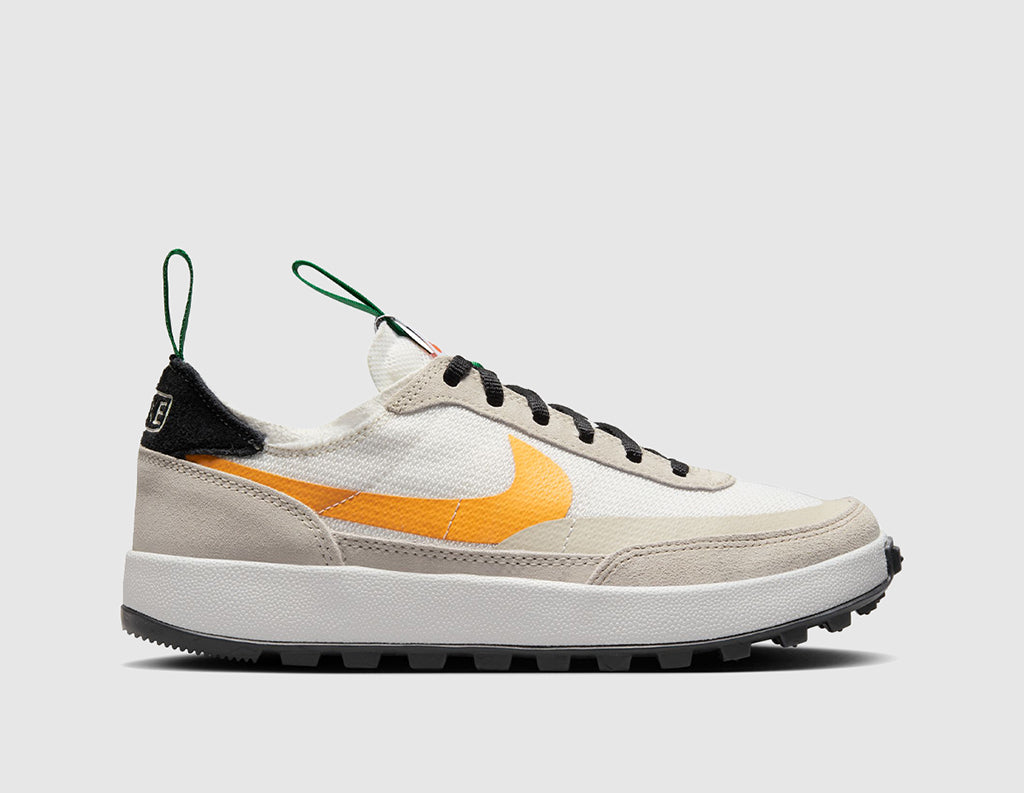 Nike Women's Air Max Phenomena Black / Metallic Gold – size? Canada