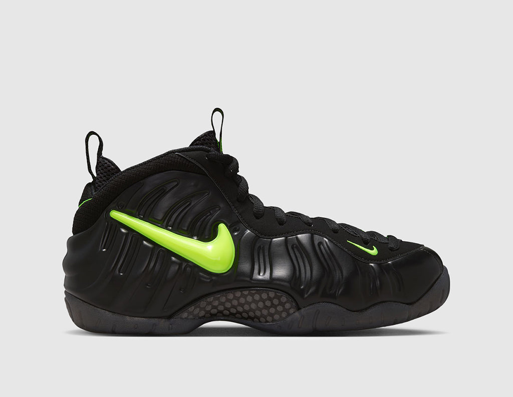 Nike Air Foamposite Pro Black / Voltage Yellow