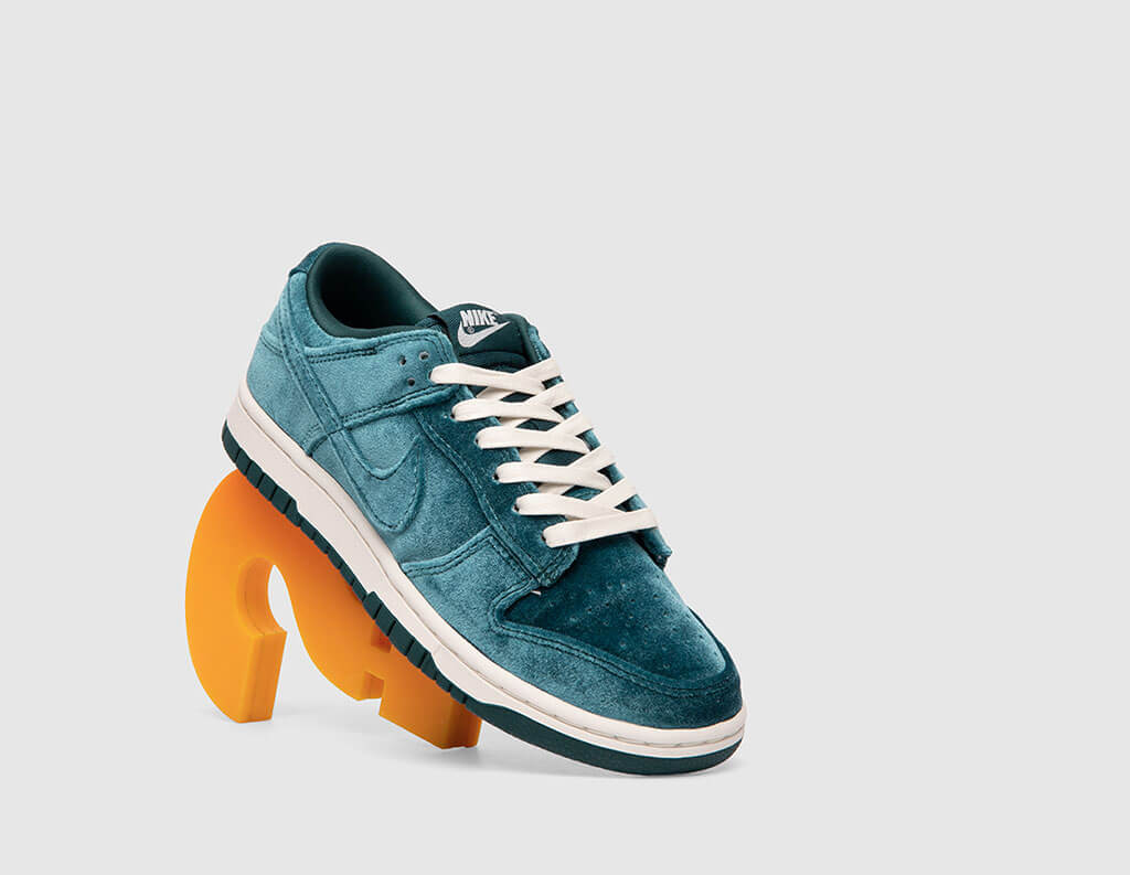 Nike Women's Dunk Low Dk Atomic Teal / Sail – size? Canada