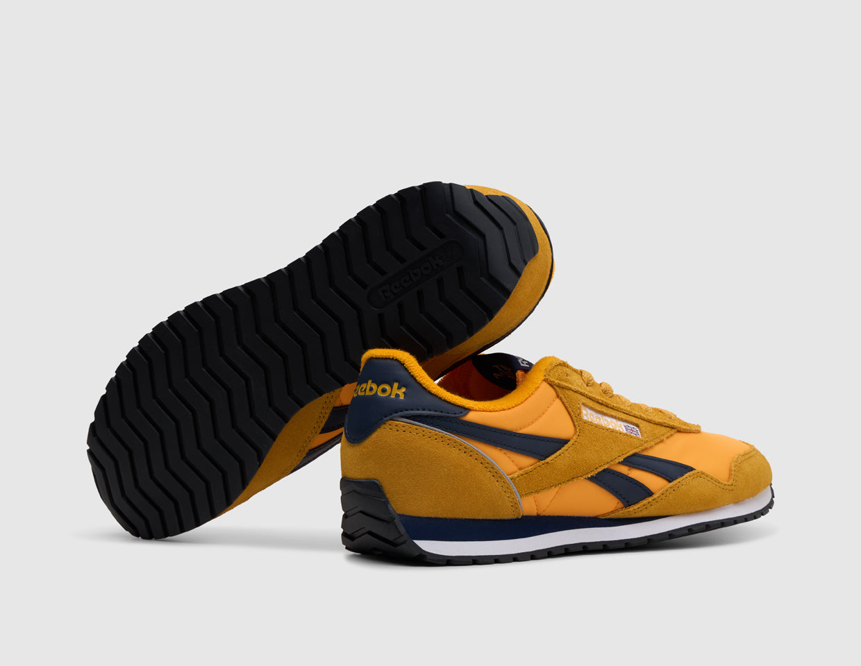 たろう品アンティークバッジセット Nike Reebok Reebok Classic AZ Collegiate Gold / Vector Navy – size? Canada