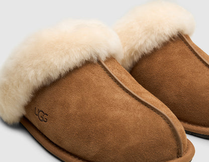 UGG Women's Scuffette II / Chestnut