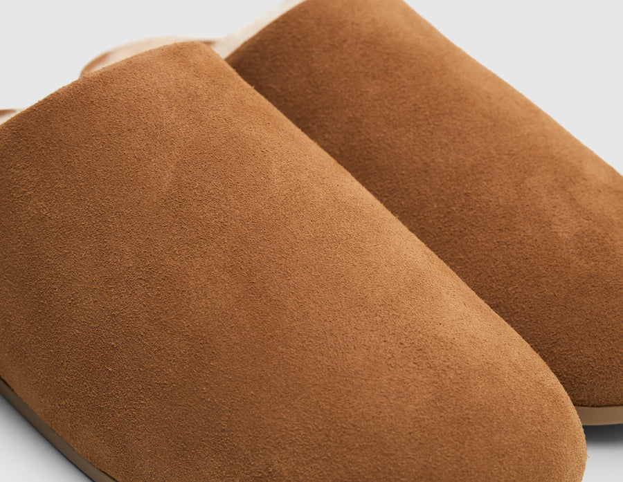 UGG Women's Elea Slip-On / Chestnut