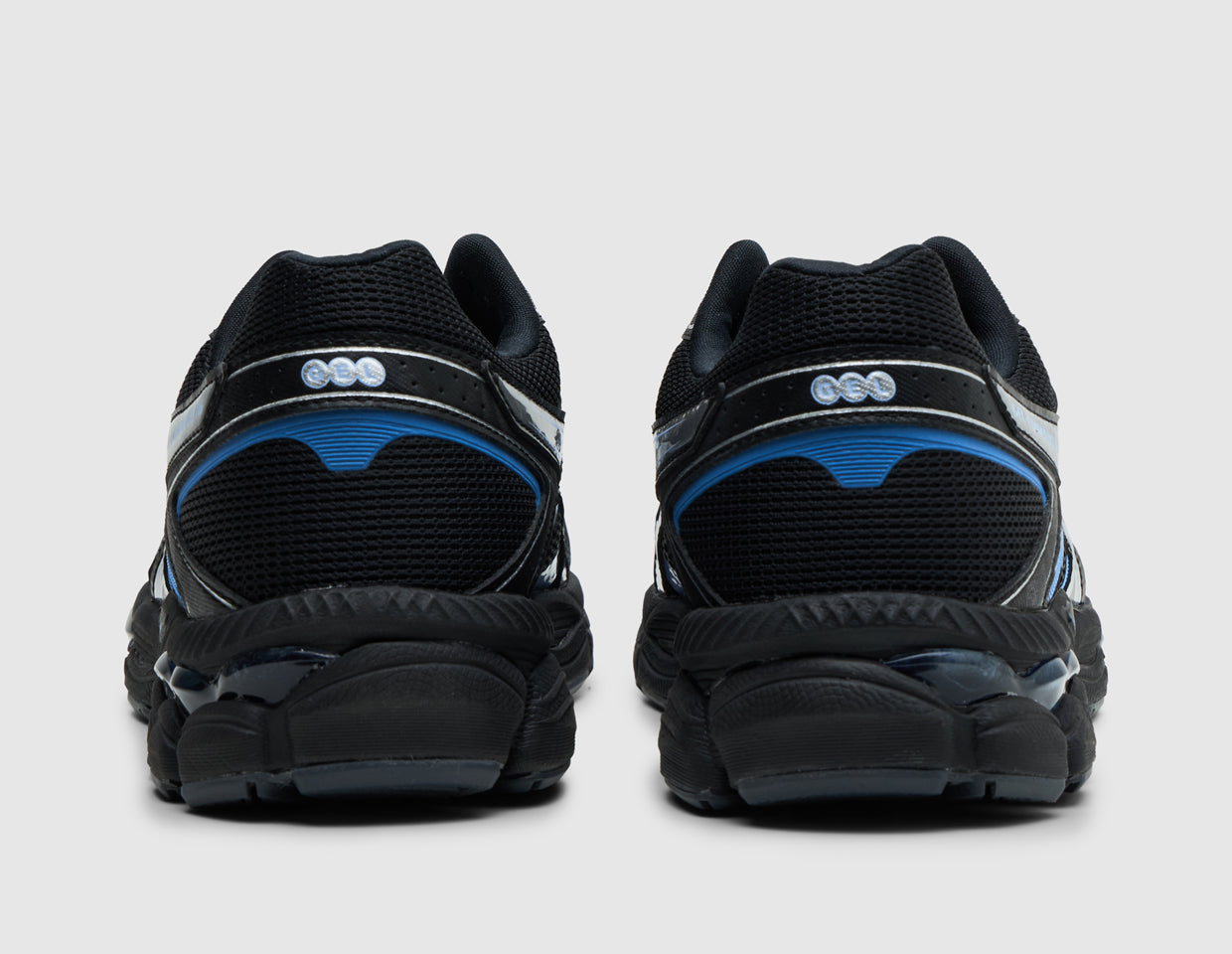 ASICS GEL-Cumulus 16 Black / Pure Silver – size? Canada