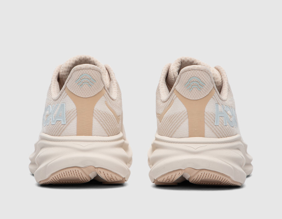 Hoka Women's Clifton 9 Shifting Sand / Eggnog