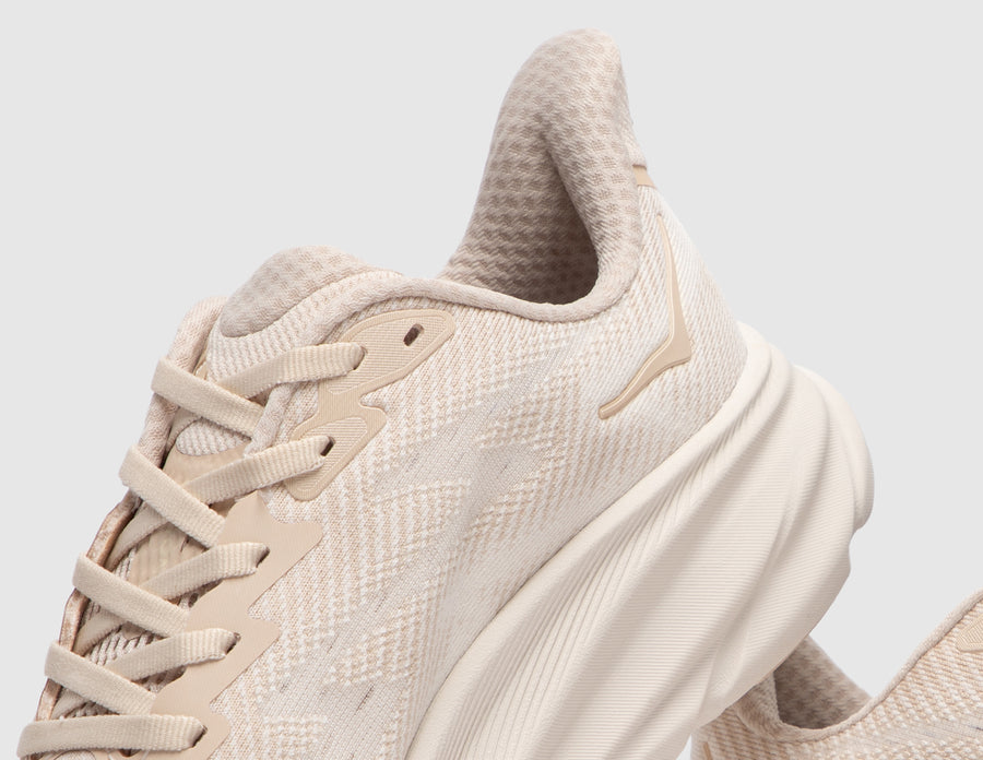 Hoka Women's Clifton 9 Shifting Sand / Eggnog