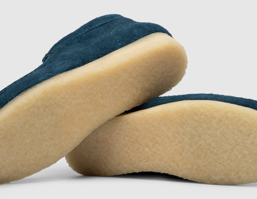Clarks Originals Wallabee Boot / Dark Blue Suede