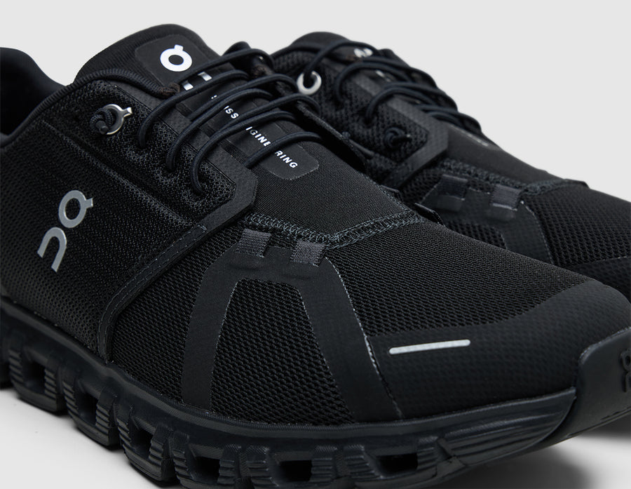 On Running Cloud 6 Black / Black