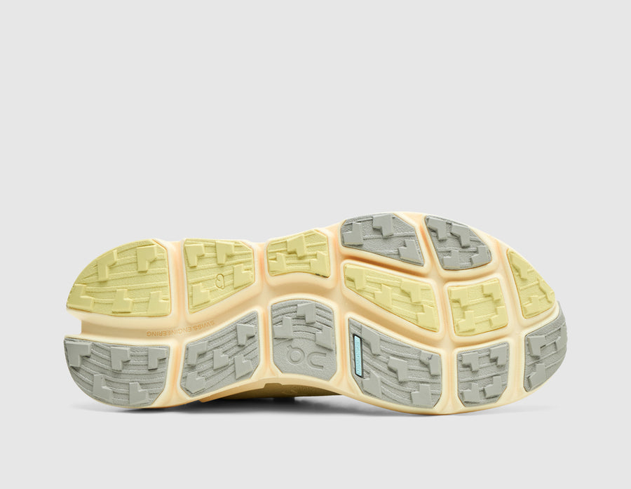 On Women's Cloudsoma Acacia / Lychee