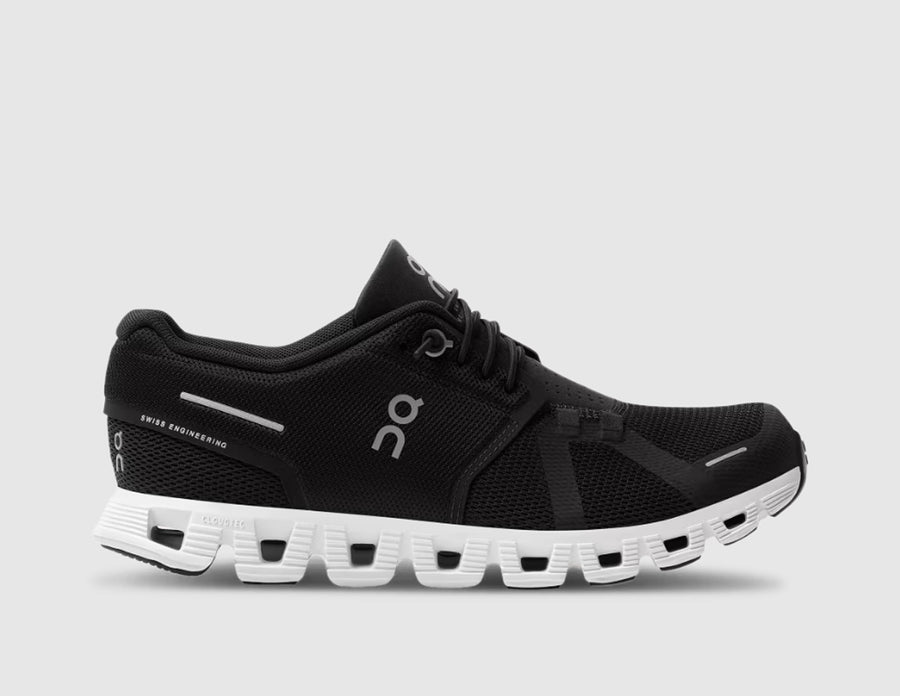 On Women's Cloud 5 Black / White size? Canada