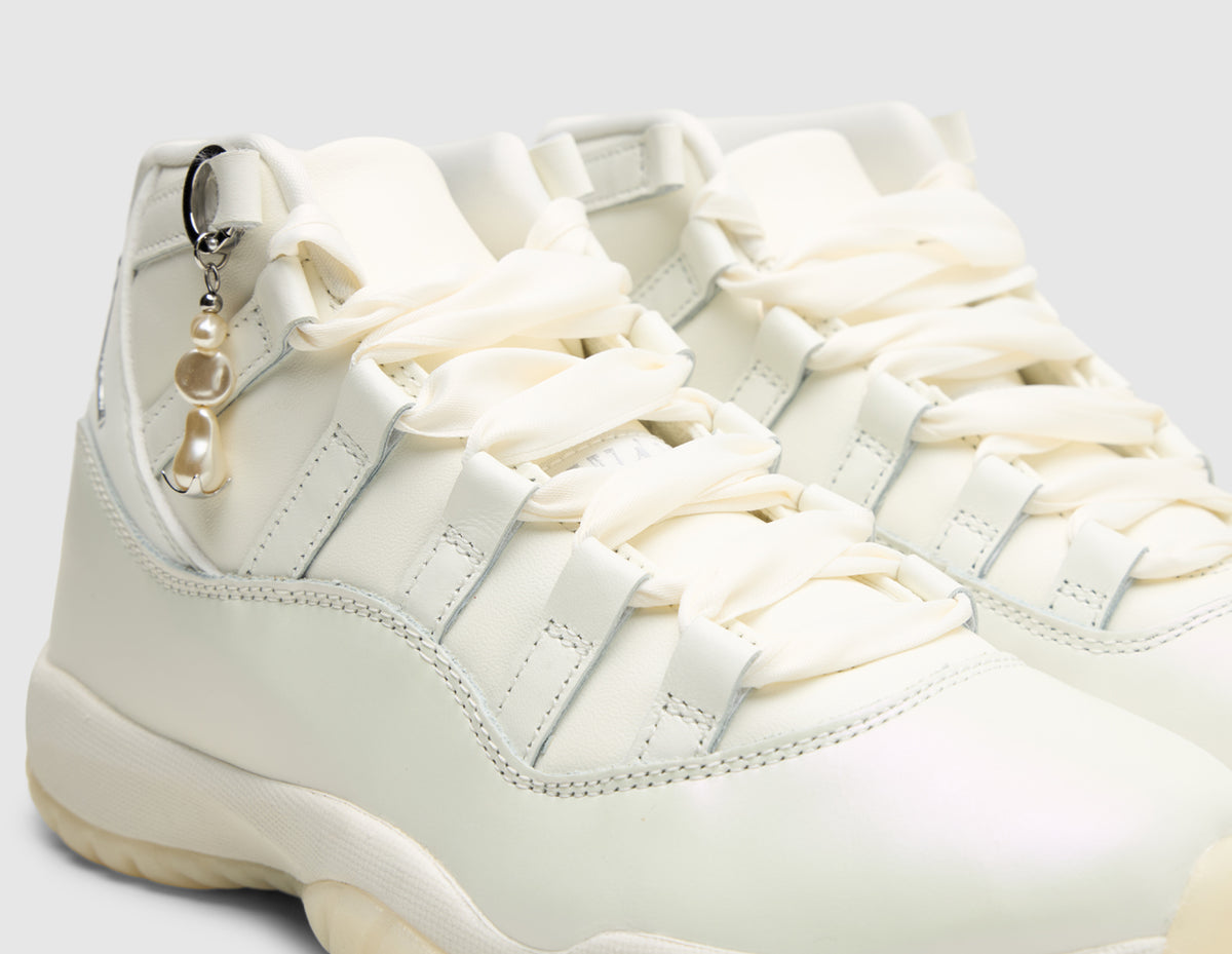 Jordan Women's 11 Retro Sail / Pearl Grey - White