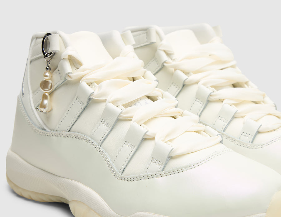 Jordan Women's 11 Retro Sail / Pearl Grey - White