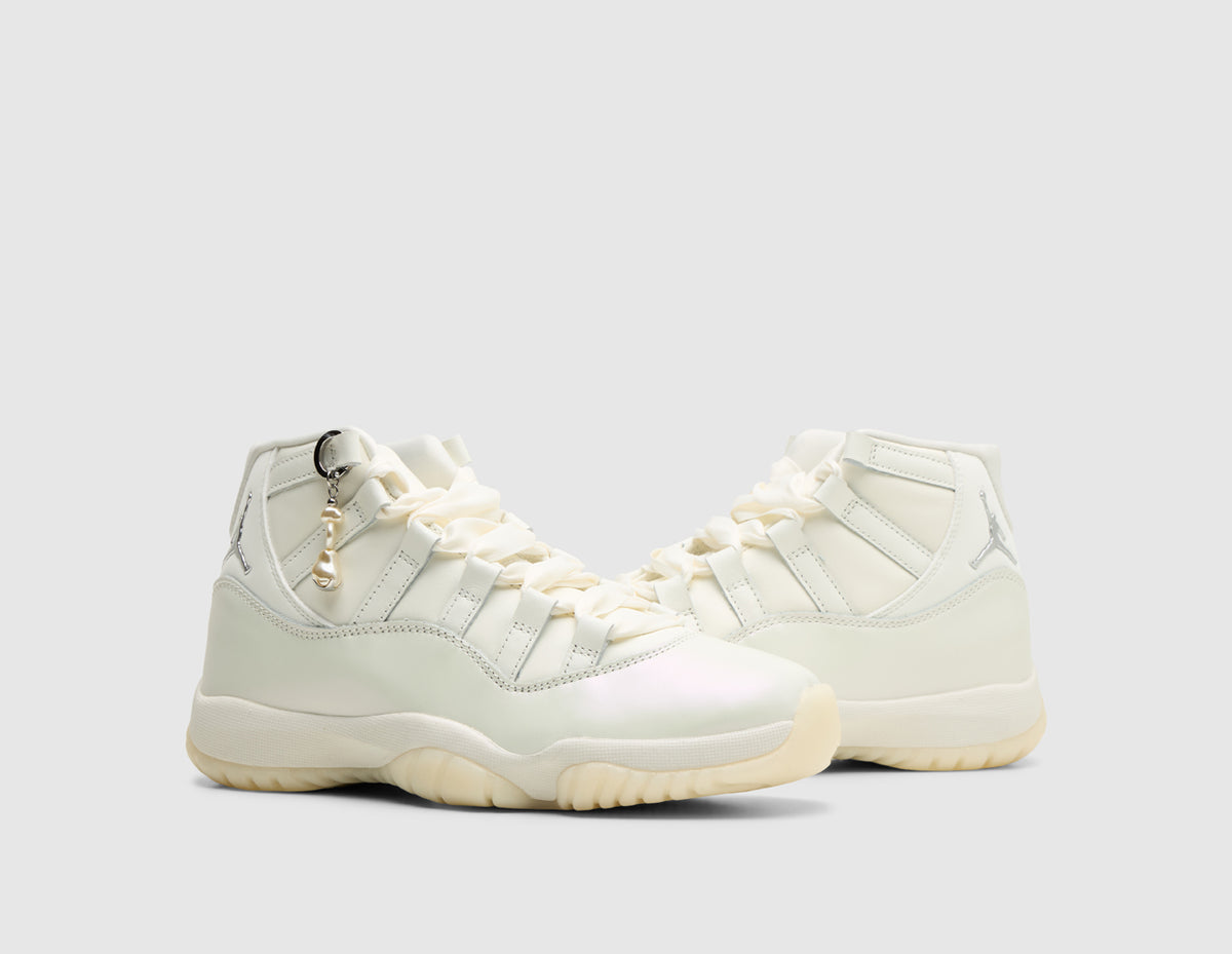 Jordan Women's 11 Retro Sail / Pearl Grey - White