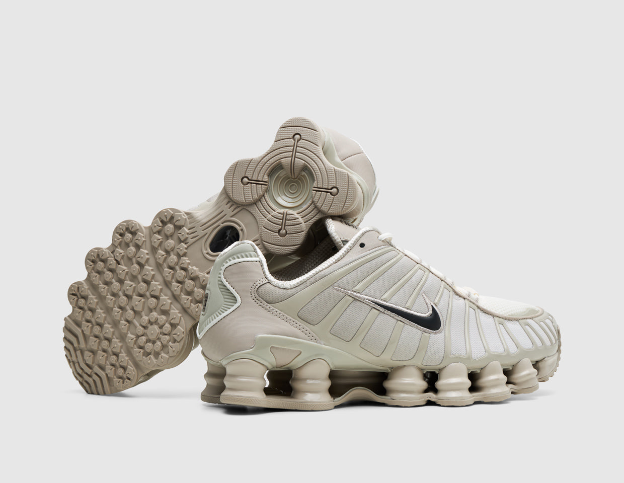 靴 NIKE SHOX TL 27.5 Nike Shox TL Cream / Black - Sail – size? Canada