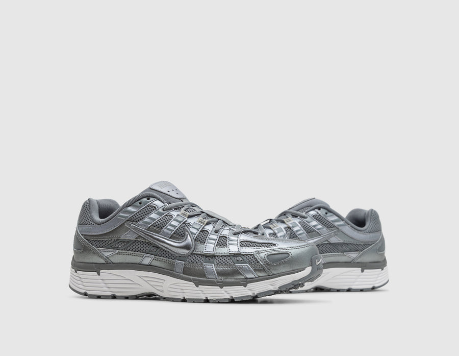 Nike P-6000 / Metallic Cool Grey / Cool Grey - White