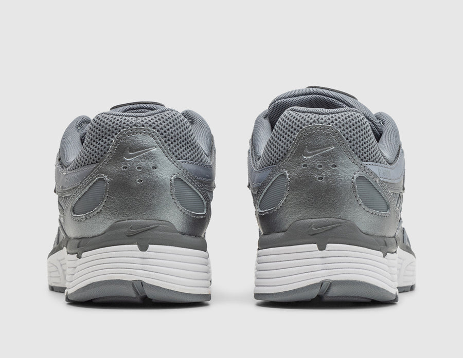 Nike P-6000 / Metallic Cool Grey / Cool Grey - White