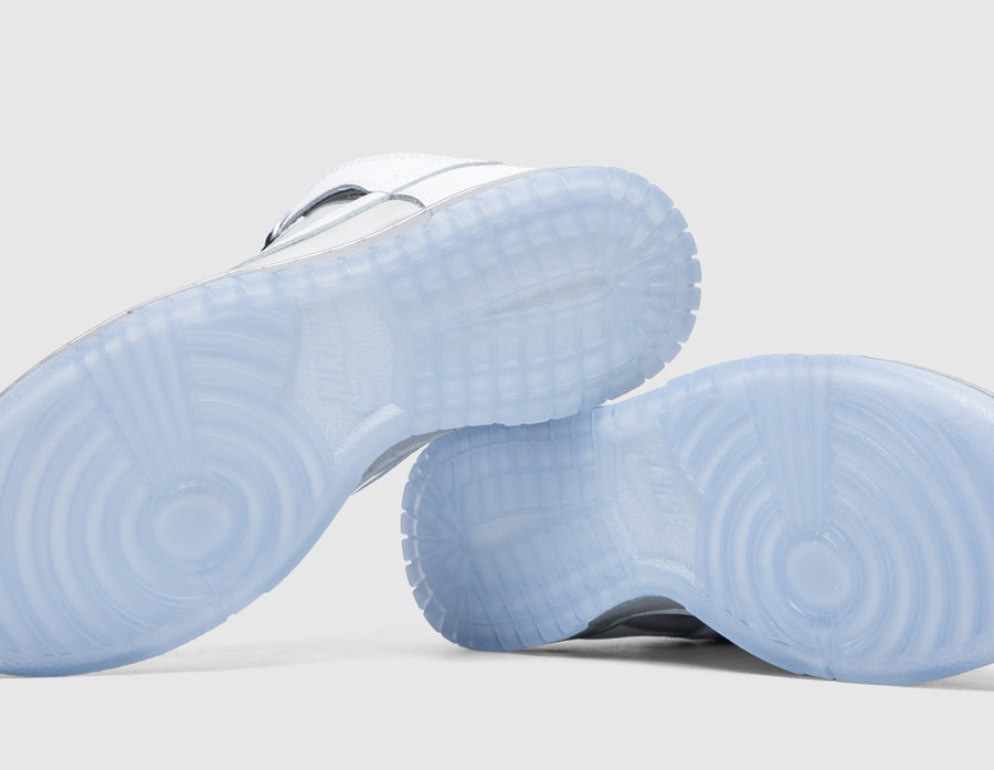 Nike Women's Dunk High SE White / White - Metallic Silver