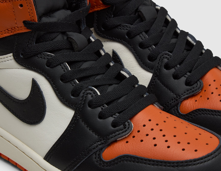 Jordan 1 Retro High OG Black / Sail - Starfish
