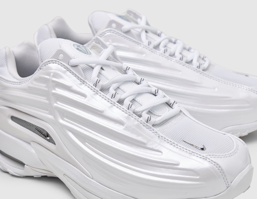 Nike NOCTA Hot Step 2 White / Chrome - University Gold