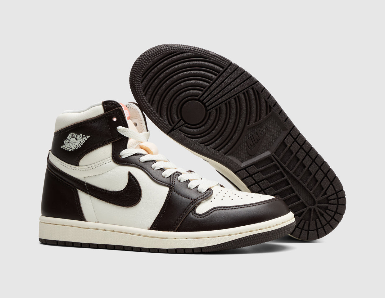 Jordan Women's 1 Retro High OG Baroque Brown / Sail - Light Madder