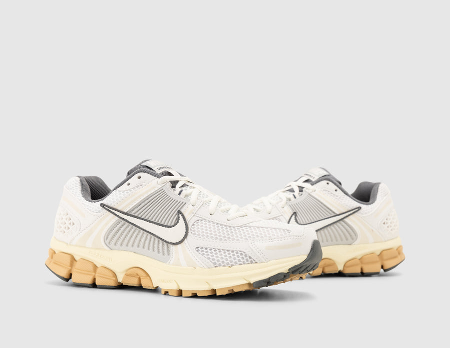 Nike Women's Zoom Vomero 5 Summit White / Pure Platinum