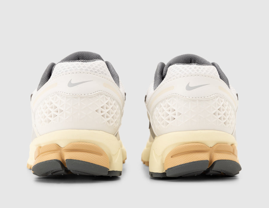 Nike Women's Zoom Vomero 5 Summit White / Pure Platinum