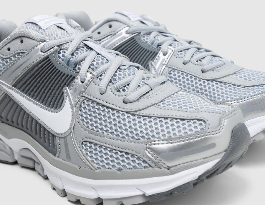 Nike Zoom Vomero 5 Wolf Grey / White - Metallic Silver