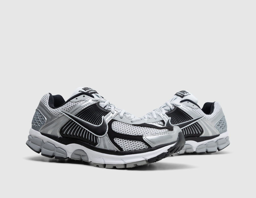 Nike Zoom Vomero 5 Metallic Silver / Black - Pure Platinum