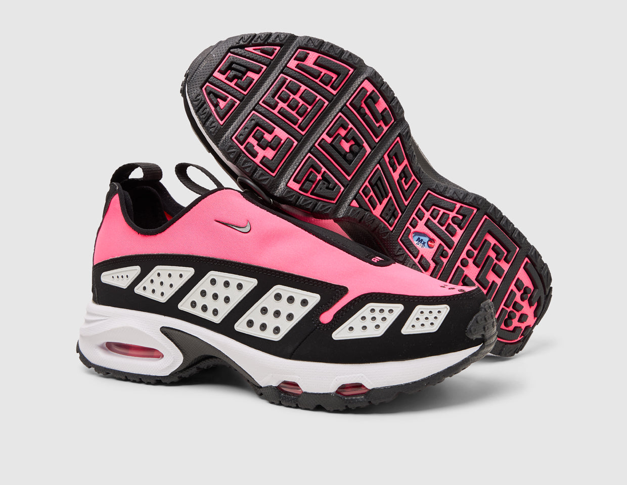NIKE AIR MAX SNDR w’s 27cm Nike Women's Air Max SNDR Hyper Pink / Black - White – Livestock