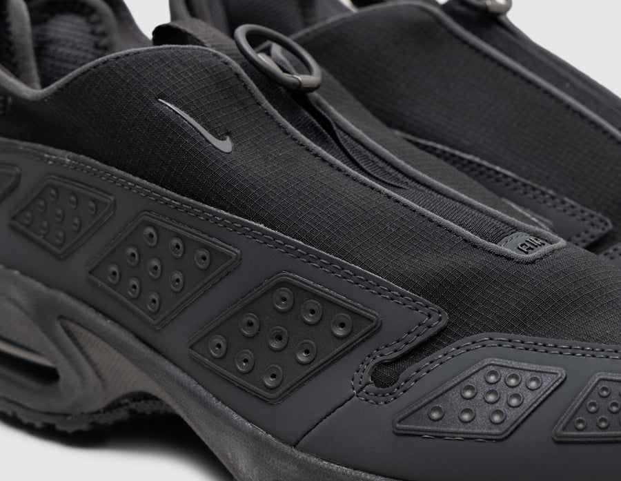 Nike Women's Air Max SNDR GORE-TEX Black / Dark Smoke Grey
