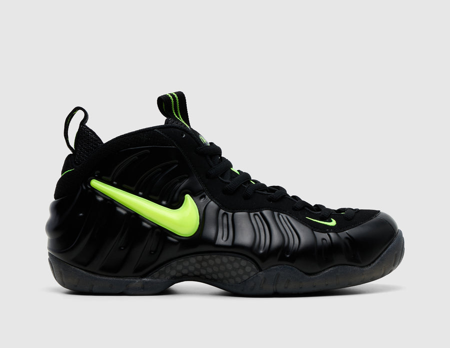 Nike Air Foamposite Pro Black / Voltage Yellow
