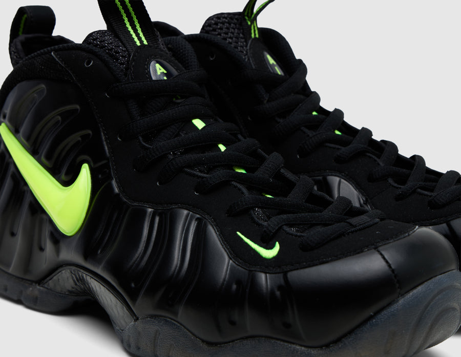 Nike Air Foamposite Pro Black / Voltage Yellow