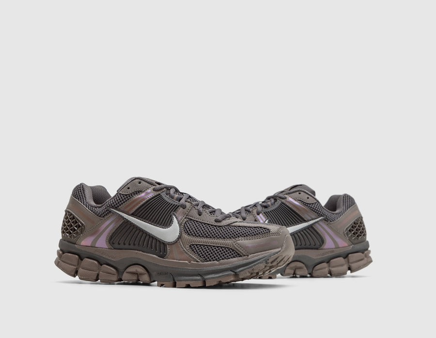Nike Zoom Vomero 5 Cave Stone / Metallic Silver - Multicolor