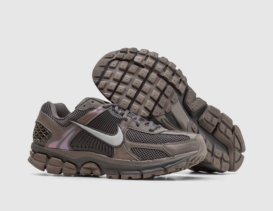 Nike Zoom Vomero 5 Cave Stone / Metallic Silver - Multicolor