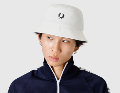 Fred Perry Piqué Bucket Hat Snow White / Black