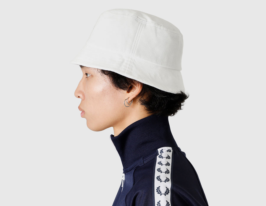 Fred Perry Piqué Bucket Hat Snow White / Black
