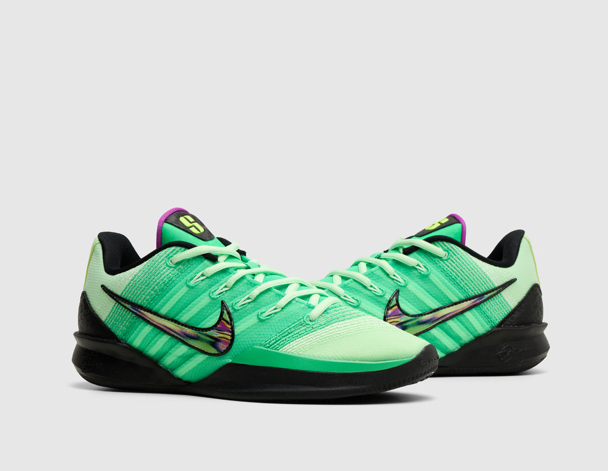 Nike Women's Sabrina 3 Green Shock / Black - Vapor Green – size