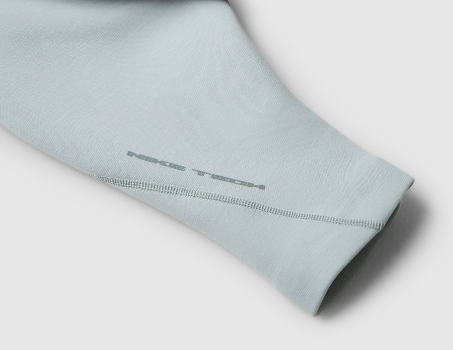 Nike NRG Tech Pullover Hoodie / Grey Fog