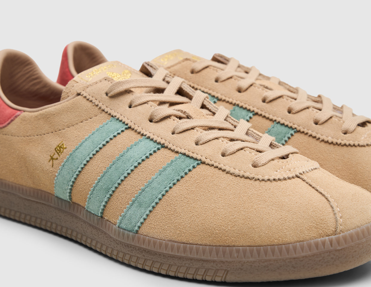 adidas Osaka Warm Sandstone / Silver Green - Gum 3 - size