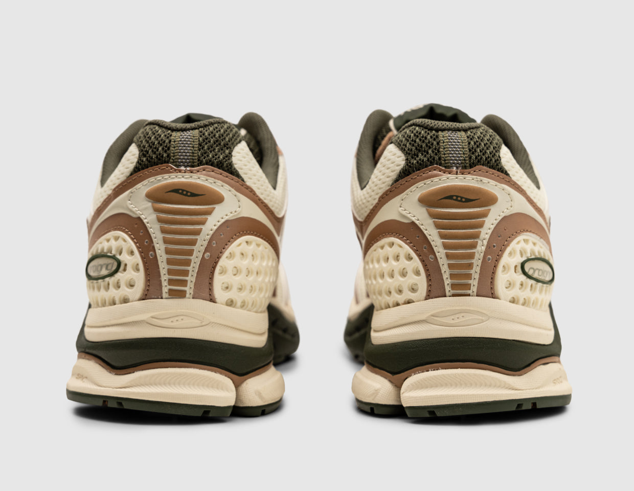 Saucony ProGrid Triumph 4 Cream / Doe – size? Canada