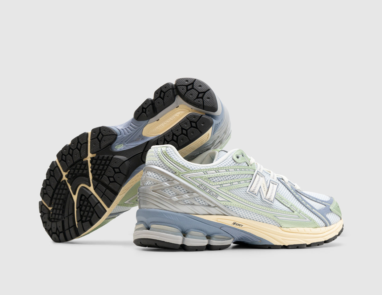 New Balance 1906R Ice Blue / Melon Water – size? Canada