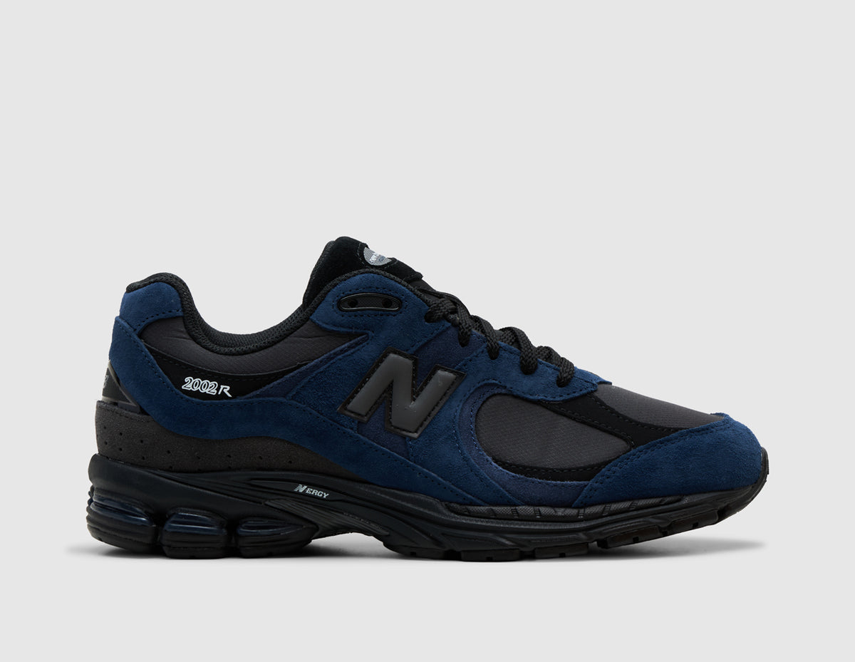 New Balance 2002R Dark Night / Black