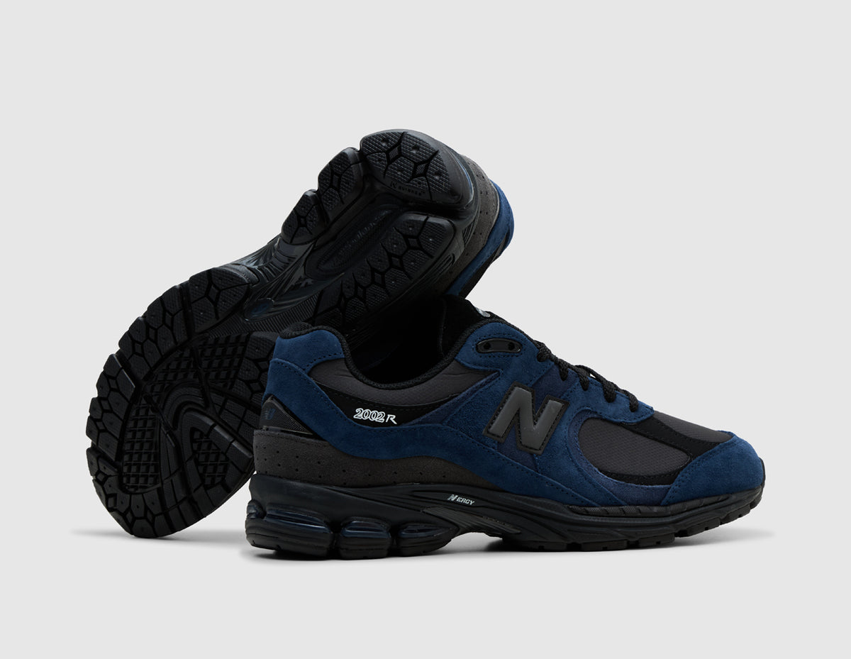 New Balance 2002R Dark Night / Black
