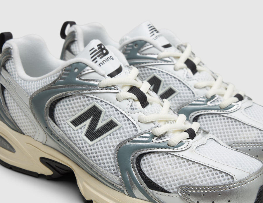 New Balance 530 Silver Metallic / Black Cement