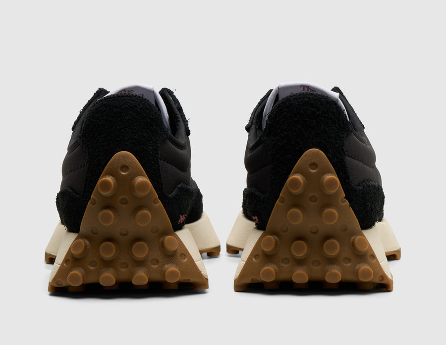 New Balance Women's 327 Black / White - Mineral Red