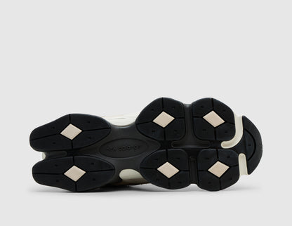 New Balance 9060 Timberwolf / Black Cement