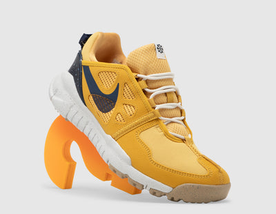 Nike Free Terra Vista Sanded Gold / Midnight Navy - Goldtone - Sneakers