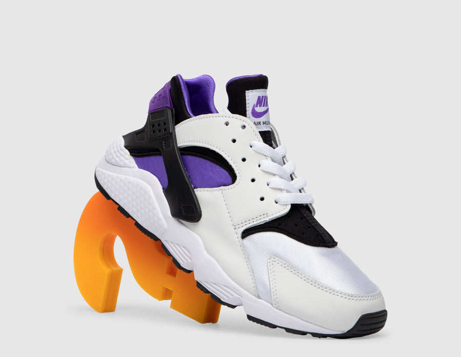Nike huraches black and white outlet